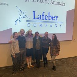 Dr. Kathryn Gamble of Lincoln Park Zoo (center) with University of Georgia College of Veterinary Medicine veterinary medical students